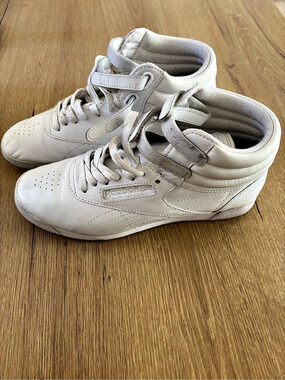 Reebok Freestyle Hi High-Top Sneakers in White size 7.5